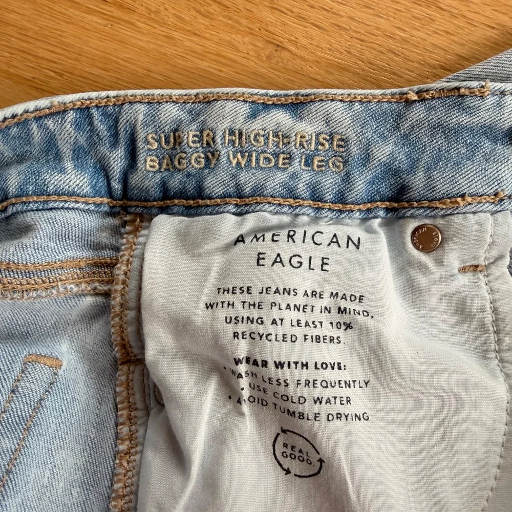 American Eagle Women’s Light Wash Super High-Rise Baggy Wide Leg Jean 0 X-SHORT - Picture 5 of 7